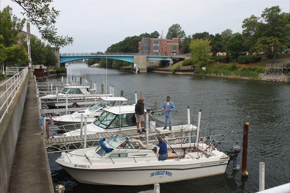 Manistee Inn&Marina Exterior foto